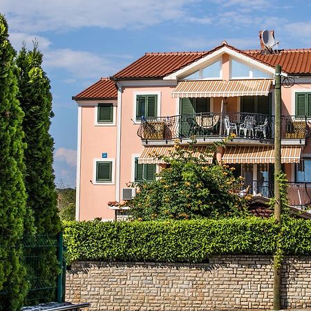 Malinska Center Apartment Exterior photo