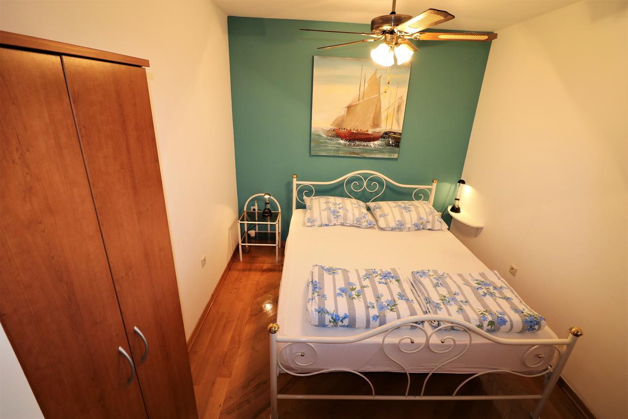 Malinska Center Apartment Exterior photo