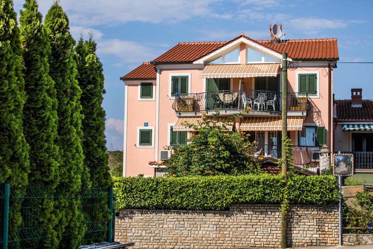 Malinska Center Apartment Exterior photo